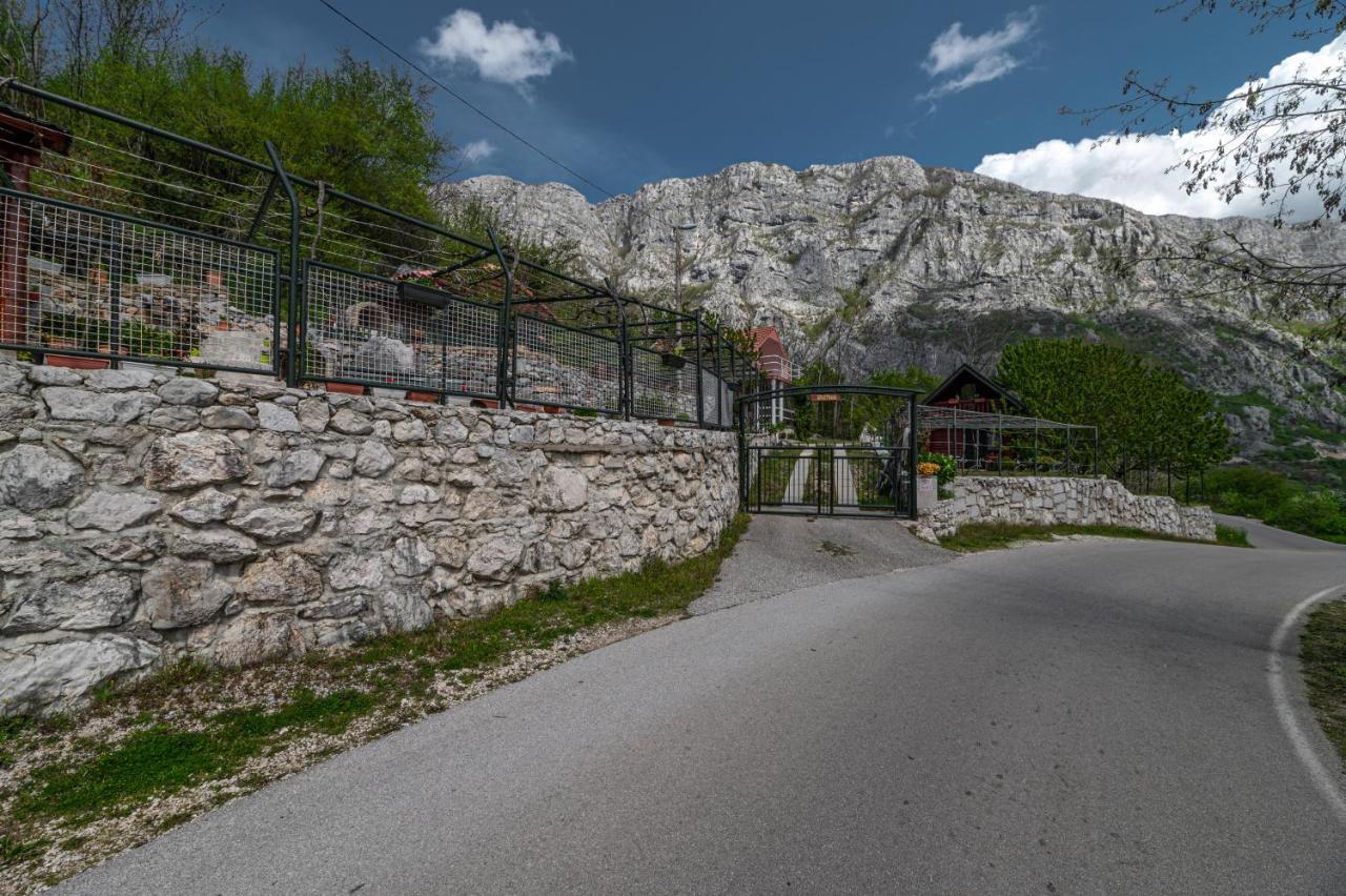 Holiday Village Ostrog Nikšić Exteriör bild
