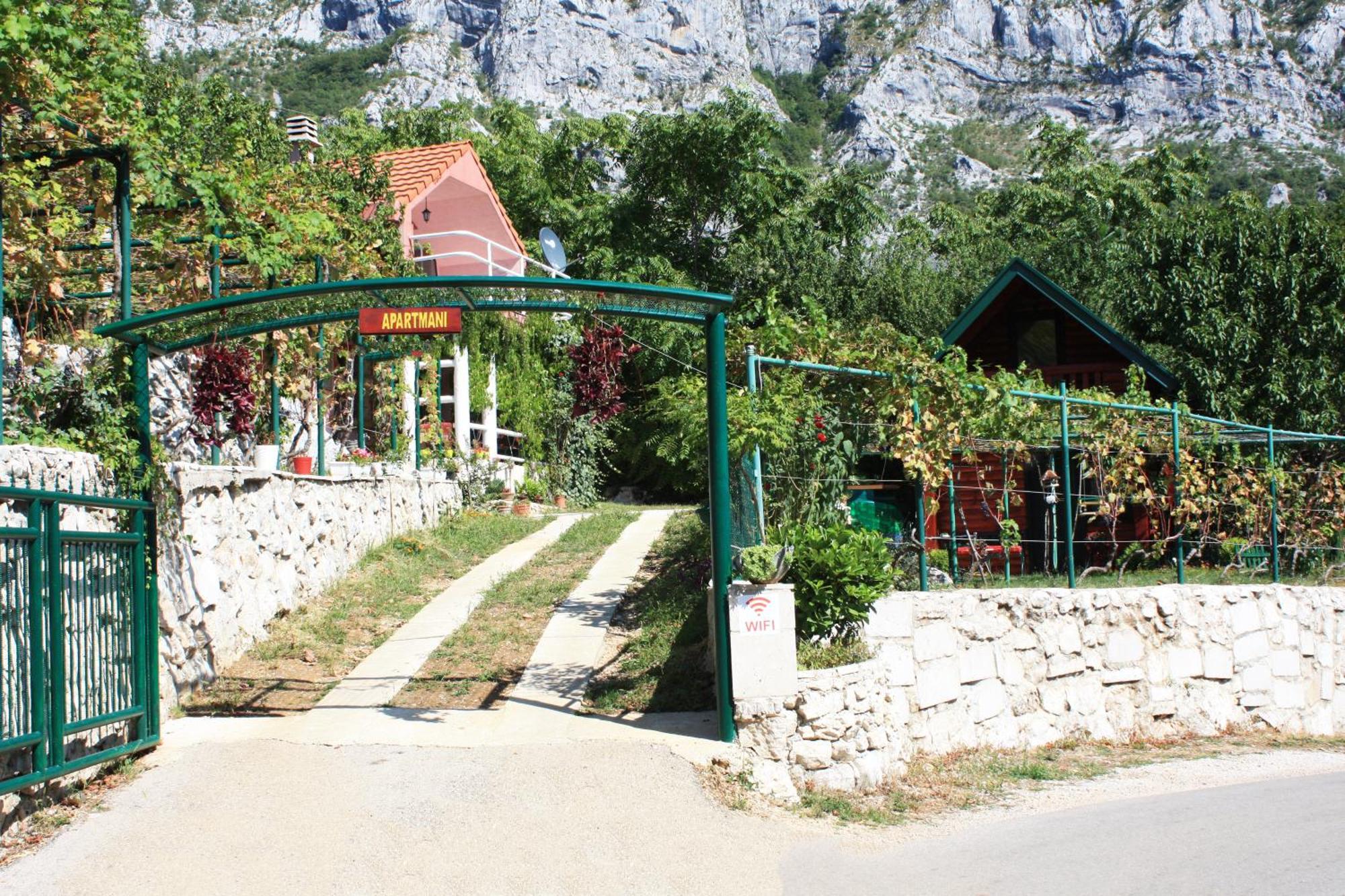 Holiday Village Ostrog Nikšić Exteriör bild